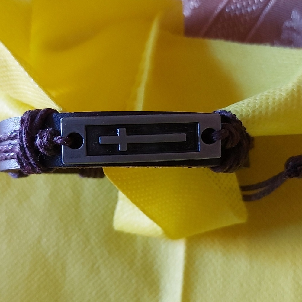 NWOT Cross Unisex brown leather adjustable bracelet
